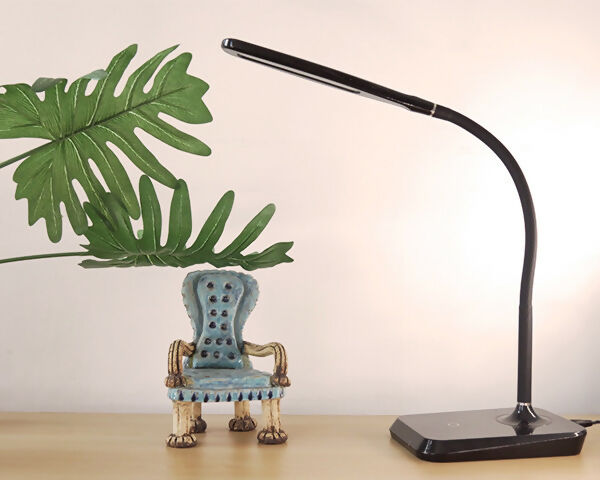 Lámpara Escritorio Tiber Led 5W Usb Negro