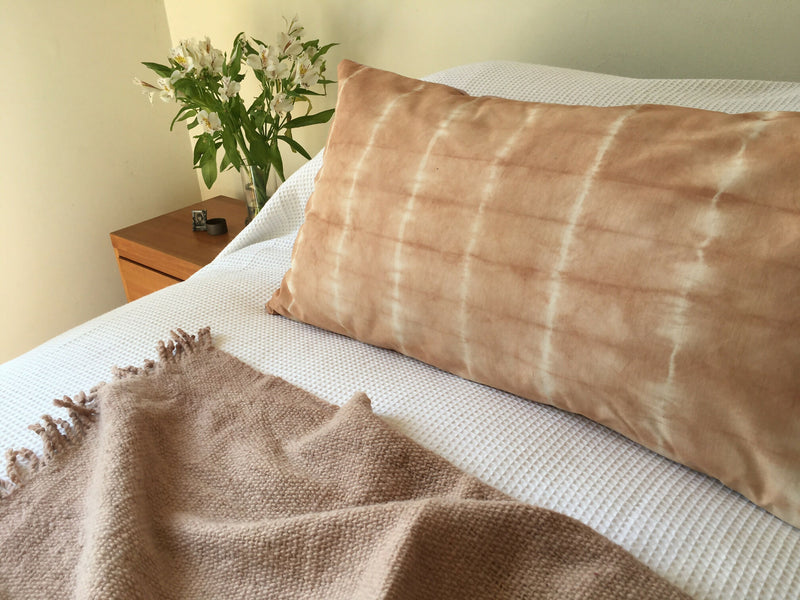 6.27-chal-echarpe-bufanda-lana-oveja-telar-mapuche-tejido-deco-decoracion-mujer-textil-accesorio-regalo-navidad-tintes-naturales-manos-del-alma-piecera