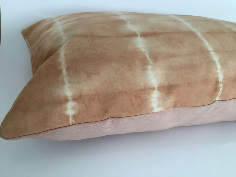 6.214-cojin-lino-linen-algodon-tintes-naturales-shibori-diseño-textil-deco-decoracion-living-manos-del-alma-dormitorio-cojines-regalo.,