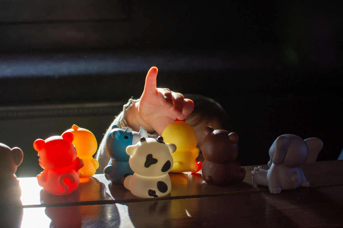 ¿Qué regalar en un baby shower para que no termine guardado en un cajón?