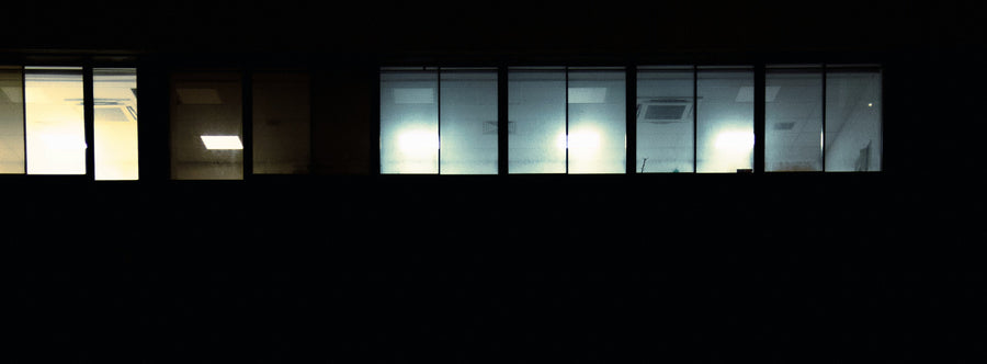 Sin perforar ni instalar: así puedes iluminar tu casa con estilo