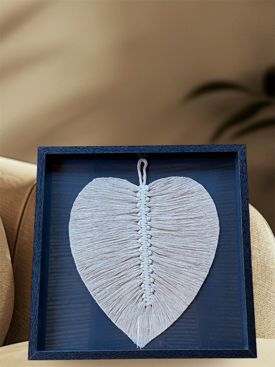 Hoja corazon marco negro 1