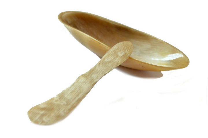 1.110-salsera-pocillo-caviar-salsas-gourmet-regalo-cacho-de-buey-cuerno-bovino-carey-manos-del-alma-chile-vajilla