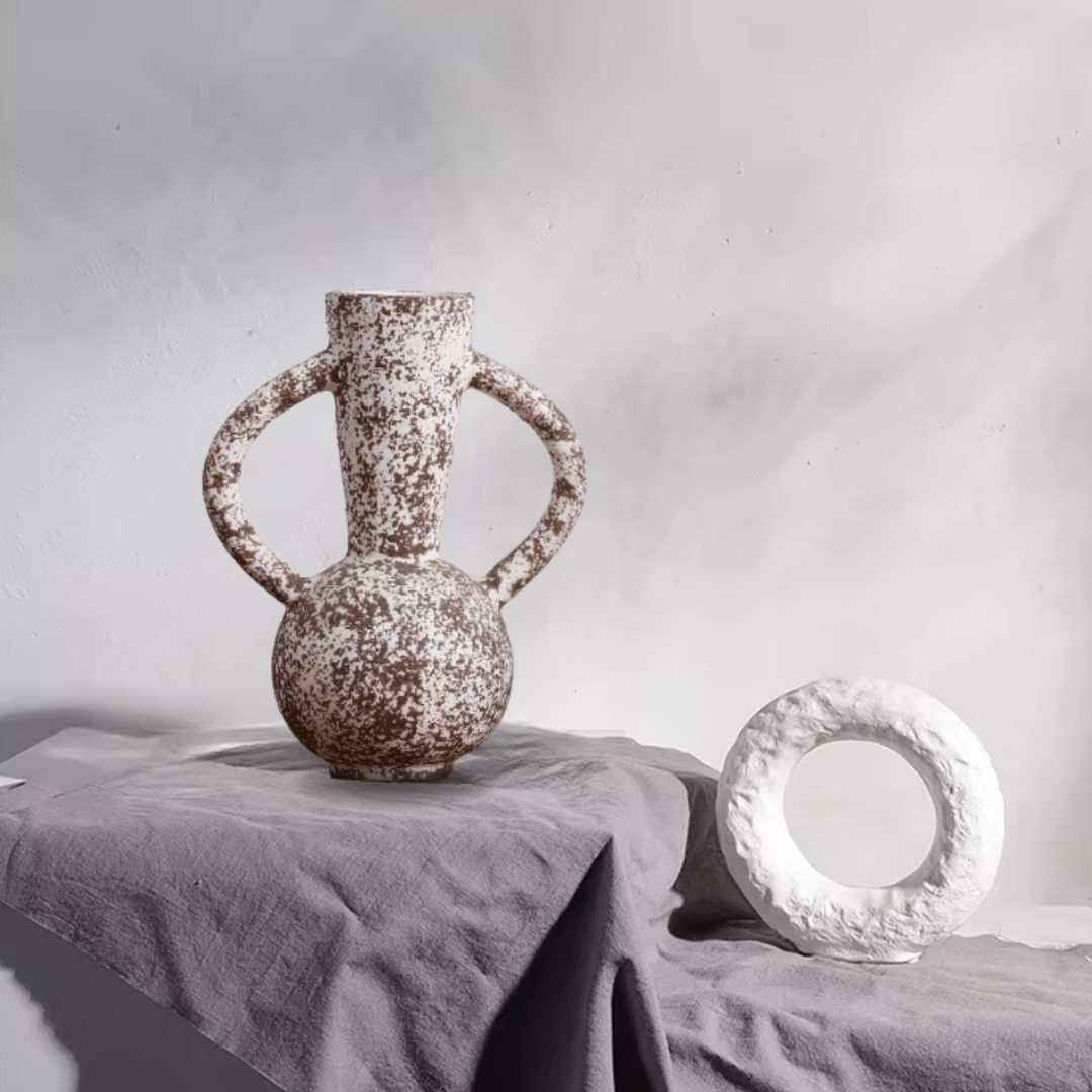 Jarrón y Figura Deco Cerámica Kora Origenes