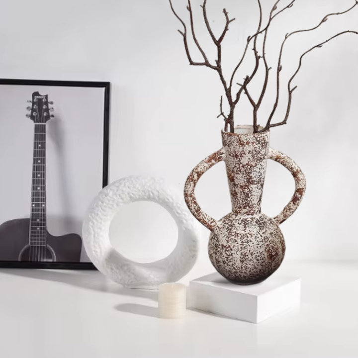 Jarrón y Figura Deco Cerámica Kora Origenes