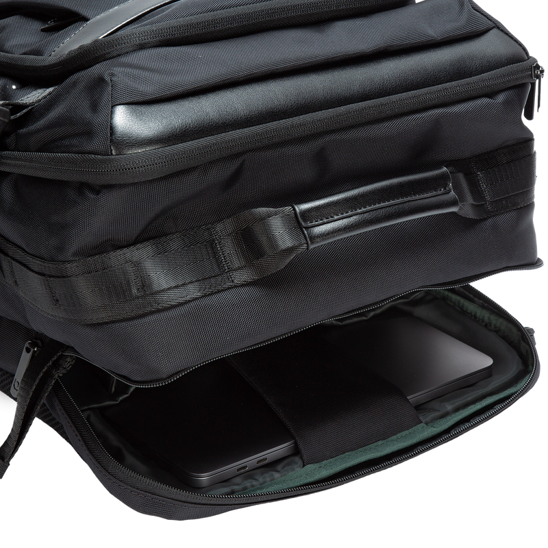 Mochila Voyager Around con Diseño Versátil y Resistente