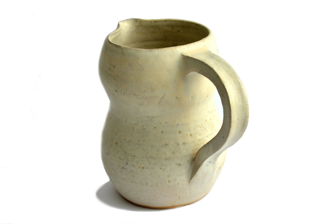 manos-del-alma-ceramica-jarras-y-botellas-jarra-mediana-con-asa-recta-botella-mediana-modelada-gres-esmalte-marfil-diseño-exclusivo-5.10..