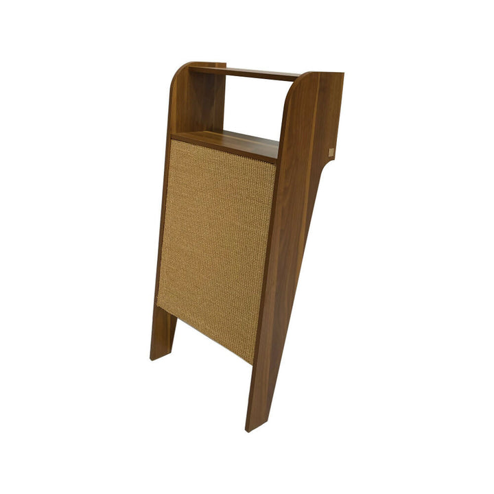 Rascador de pared Wesley con repisa