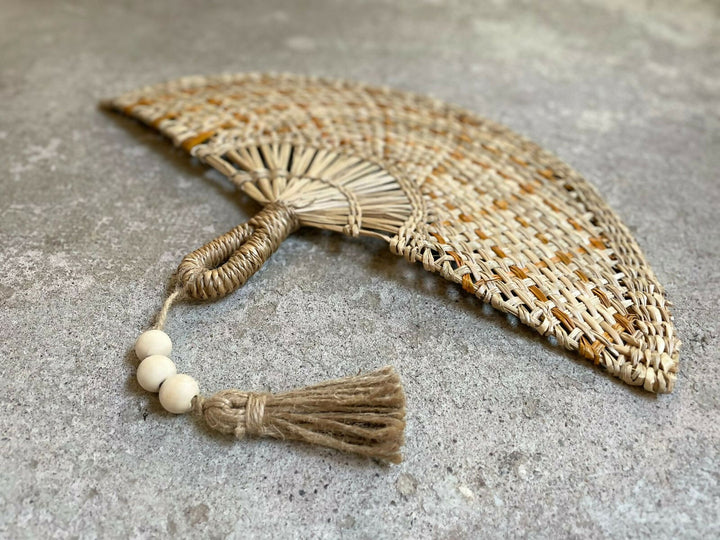 ABANICO AMARILLO CUADROS