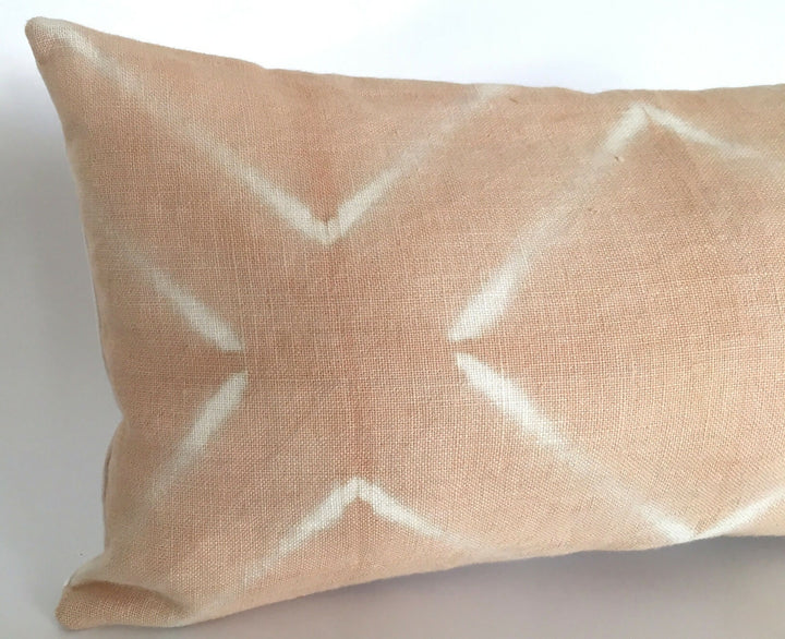 6.55-cojin-lino-linen-algodon-tintes-naturales-shibori-diseño-textil-deco-decoracion-living-manos-del-alma-dormitorio-infantil-dormir-regalo,