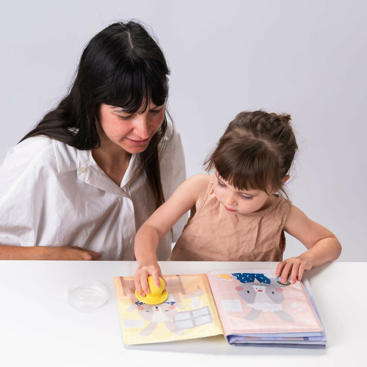 libro de Agua Peek a Boo