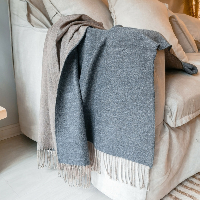 Manta de alpaca gris