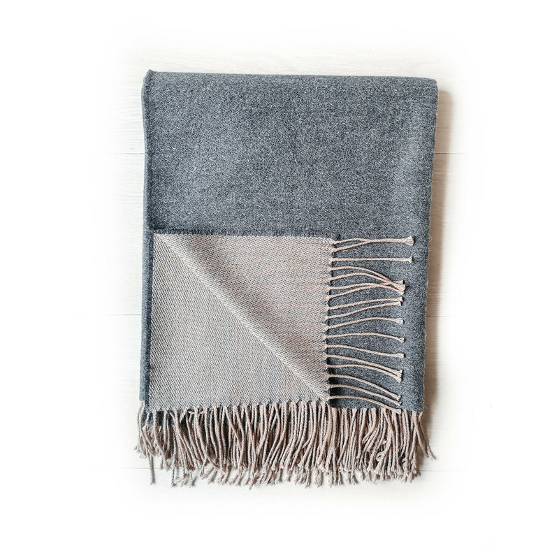 Manta de alpaca gris