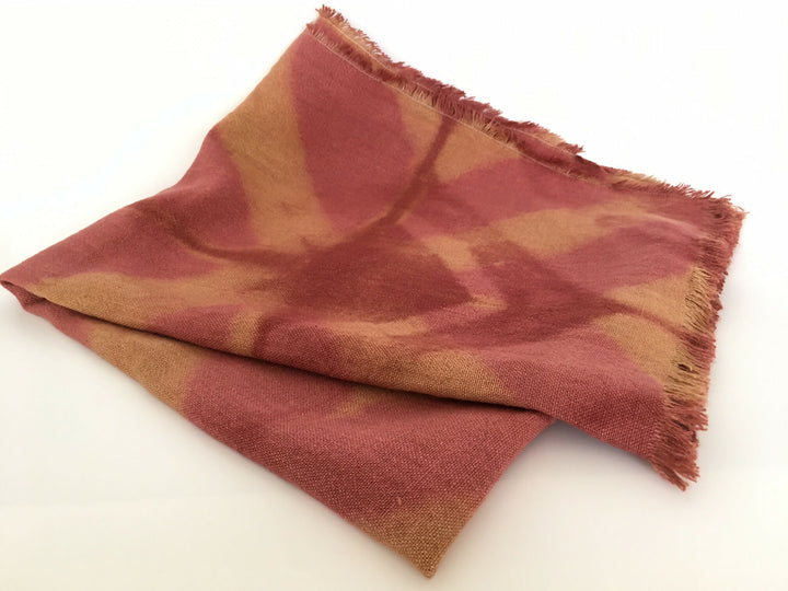 6.105-piecera-chal-lino-rustico-deco-decoracion-atacama-tintes-naturales-palta-amanecer-atardecer-desierto-regalo-matrimonio-echarpe-manos-del-alma,