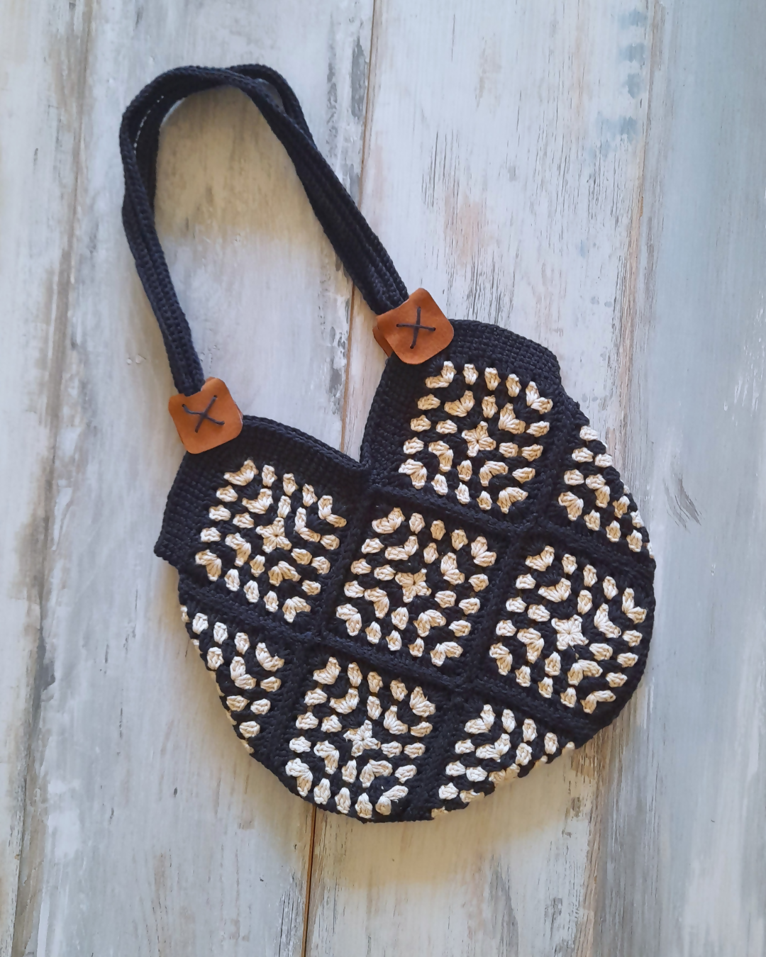 Cartera Tejida Ovalada Dúo Negro