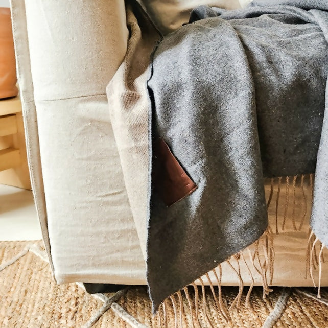 Manta de alpaca gris