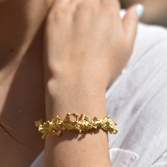 Brazalete-Haimei-dorado-Maialen-1