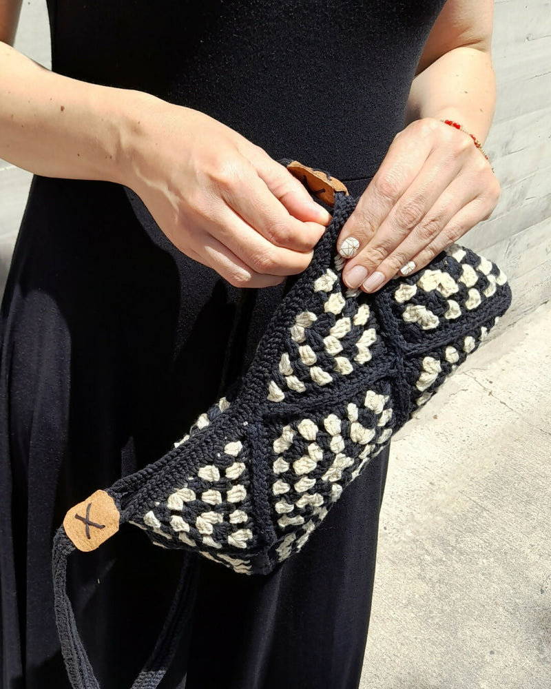 Cartera Bandolera Tejida Dúo Negro