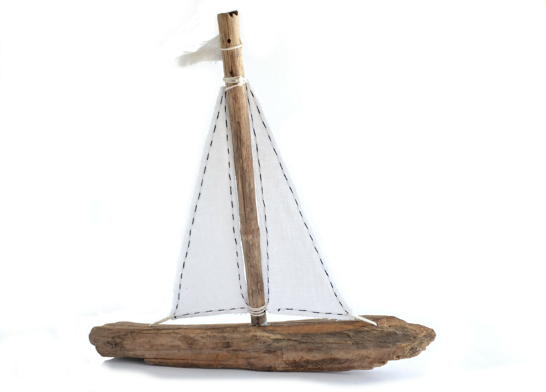 8.42-velero-bote-barco-madera-infantil-deco-decoracion-mar-oceano-chiloe-playa-regalo-manos-del-alma-marino-marinero