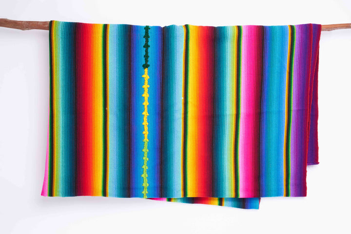 J.10a-manta-cubrecama-piecera-tapiz-listas-color-guatemala-centroamerica-telar-andino-manos-de-america-deco-decoracion-regalos-de-matrimonio