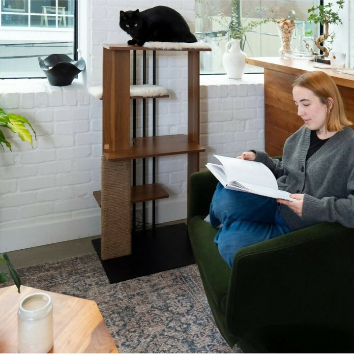 Árbol para gato Cali con lámpara