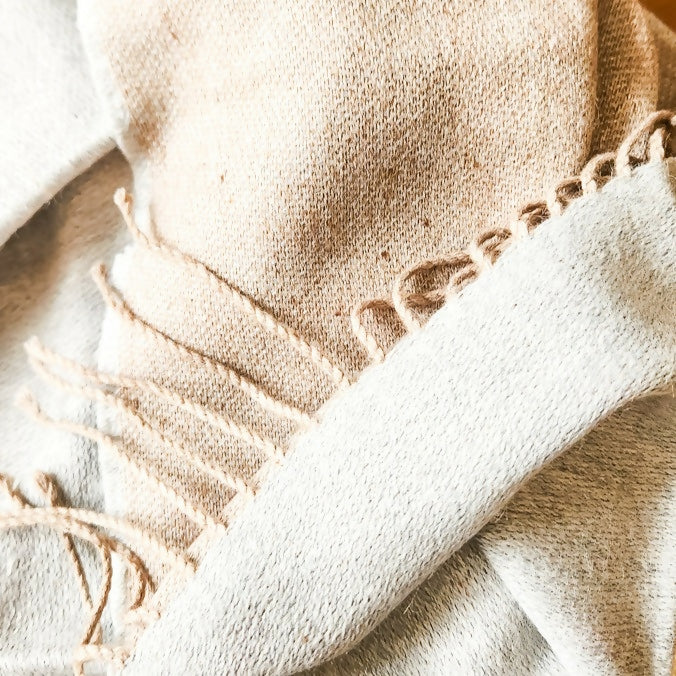 Manta de alpaca gris clara