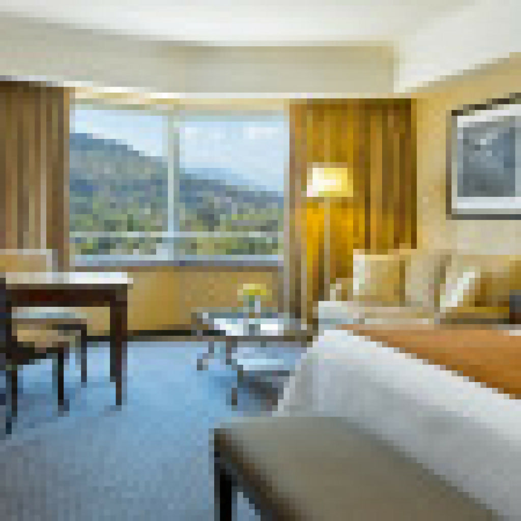 Experiencia Hotel Sheraton 1 noche para 2 personas con desayuno y cena