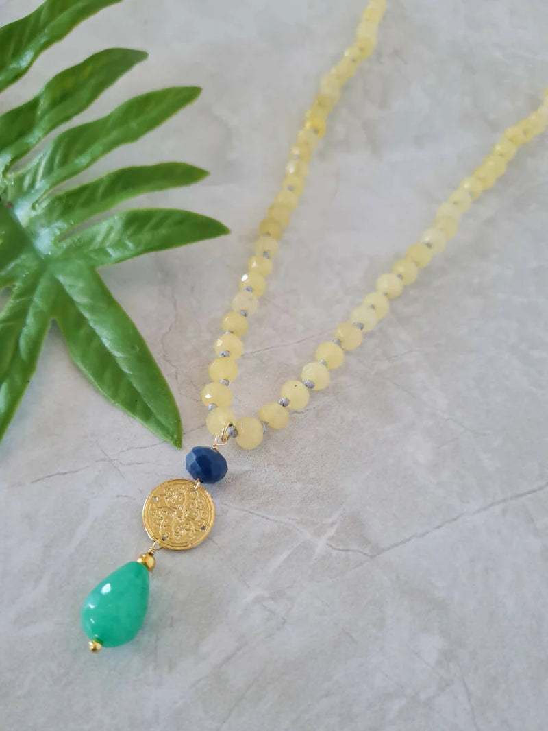Pack Estilo y Frescura: Chaleco Koke + Collar Amarillo "Frescura de Verano"