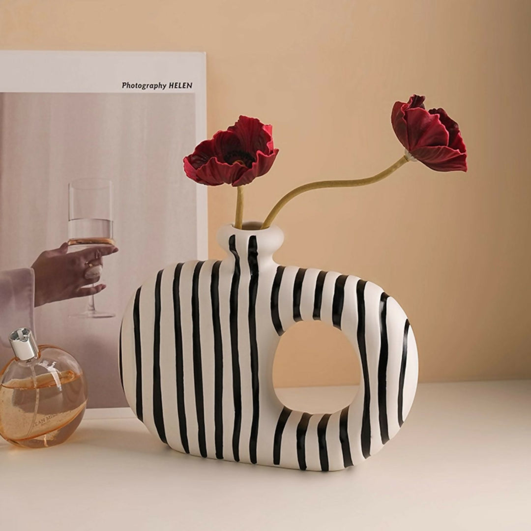Floreros Modernos de Cerámica Noir Loop