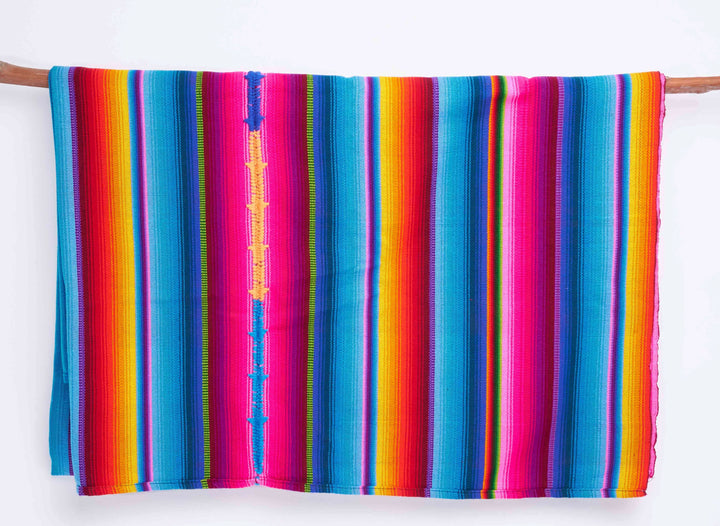 J.10b-manta-cubrecama-piecera-tapiz-listas-color-guatemala-centroamerica-telar-andino-manos-de-america-deco-decoracion-regalos-de-matrimonio,