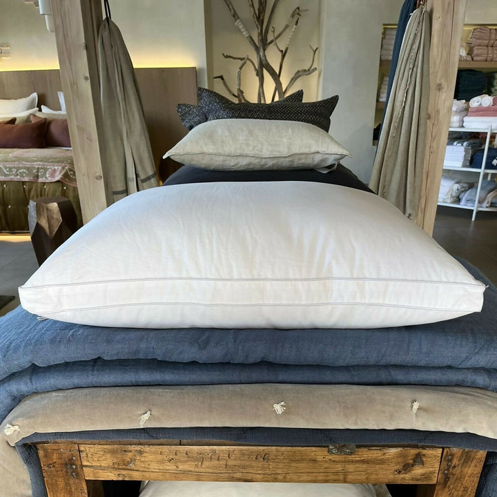 Almohada microfibra hipoalergénica 50x90cm. con fuelle de 3,5cm