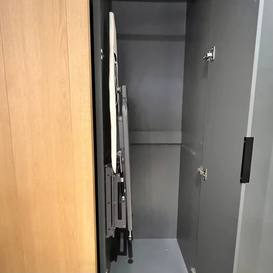 Tabla de planchar abatible