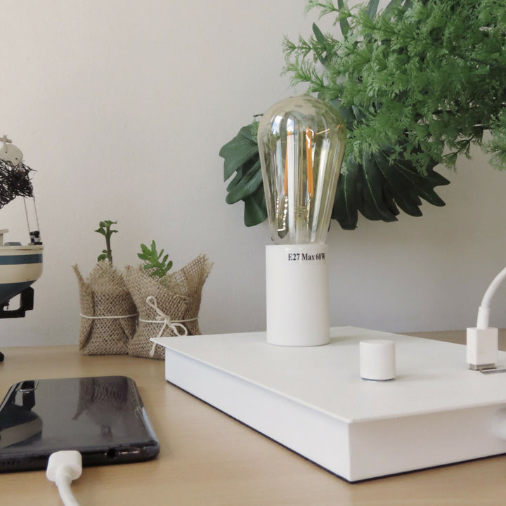 Lámpara De Mesa Load Blanco Con Puerto Usb