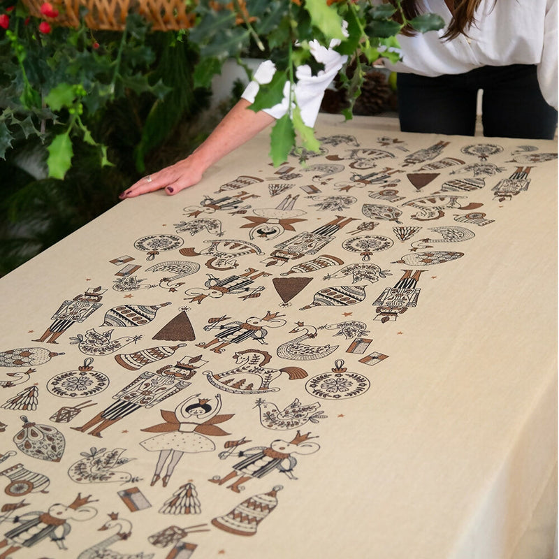 Mantel Cascanueces Dorado - Velo Organza