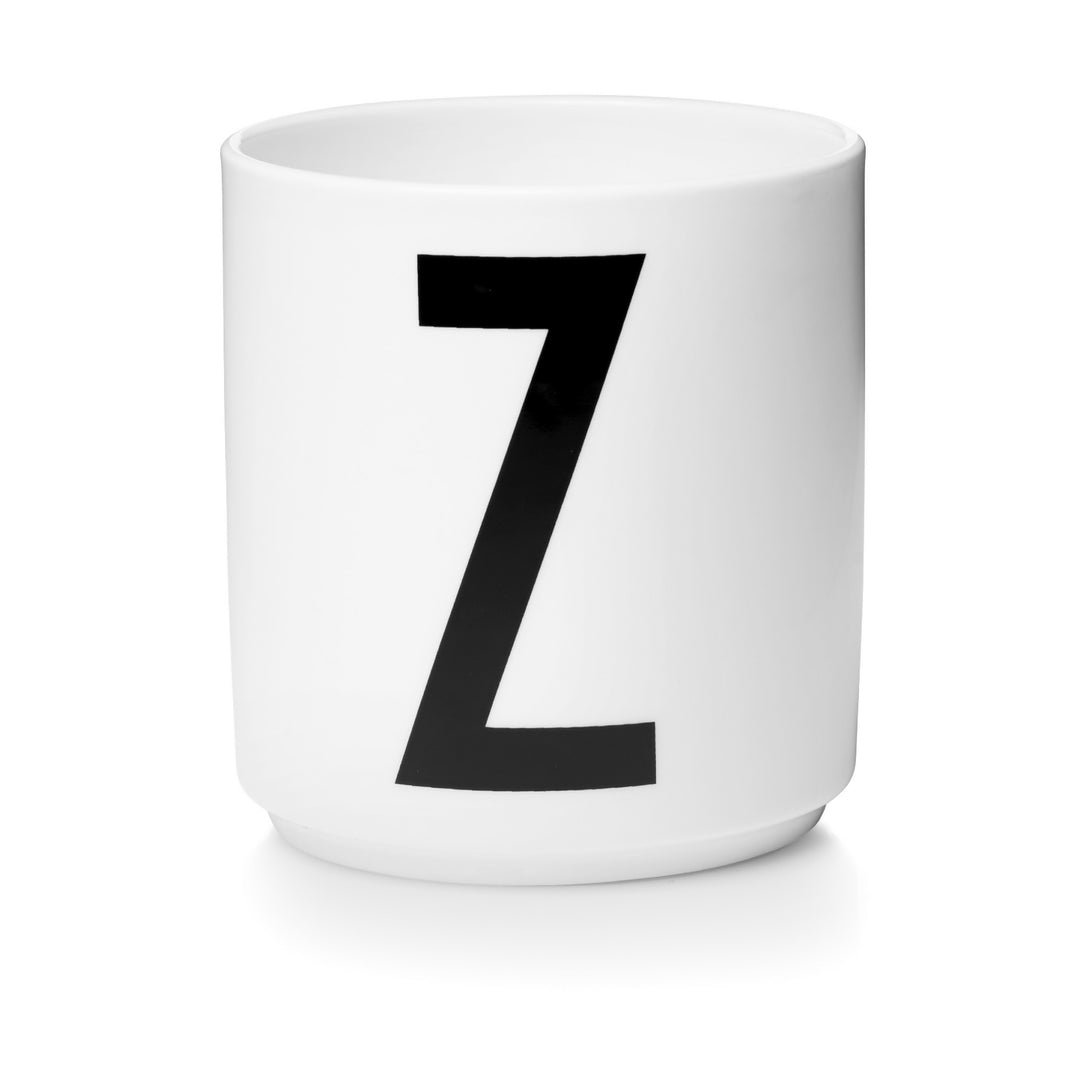 Taza blanca con Tipografia de Arne Jaconsen Design Letters
