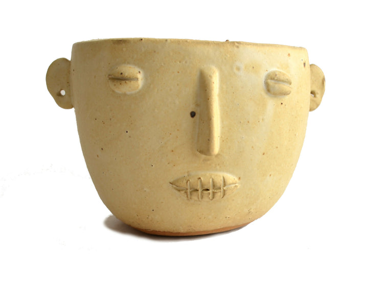 manos-del-alma-decoracion-objetos-ceramica-gres-cuenco-pocillo-con-carita-modelado-a-mano-esmalte-beige-tierra-diseño-exclusivo-5.2-.