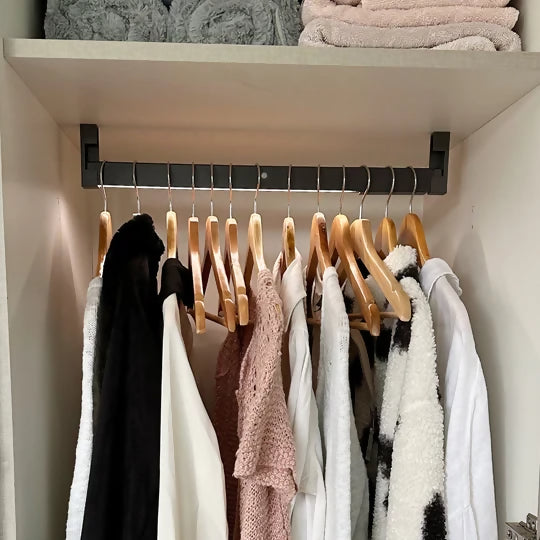 Barra Closet con luz led inalámbrica integrada