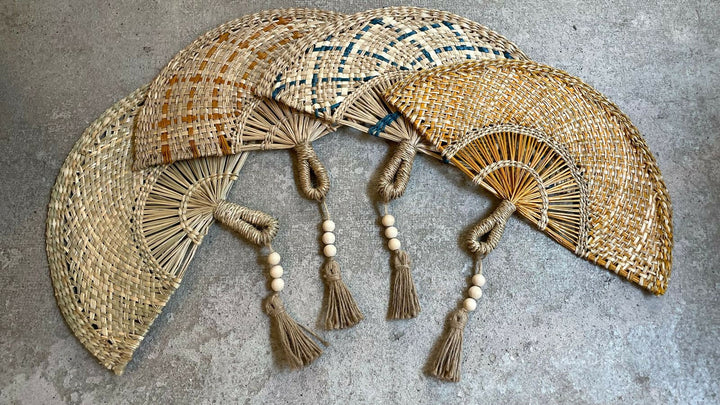 ABANICO AMARILLO CUADROS