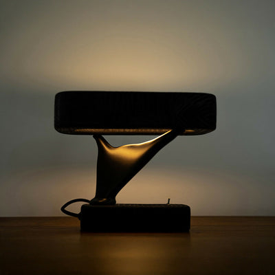 Lampara_de_mesa_Bonsai_Vista_Lateral_Encendida_96323fad-333d-47d6-a13b-f1614ad61216