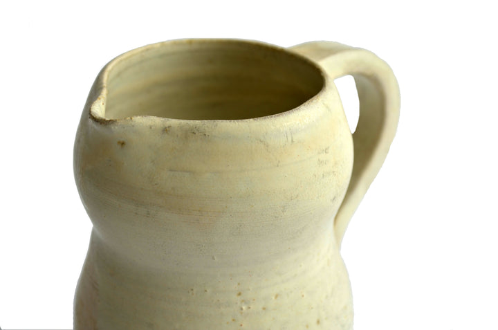 manos-del-alma-ceramica-jarras-y-botellas-jarra-mediana-con-asa-recta-botella-mediana-modelada-gres-esmalte-marfil-diseño-exclusivo-5.10.