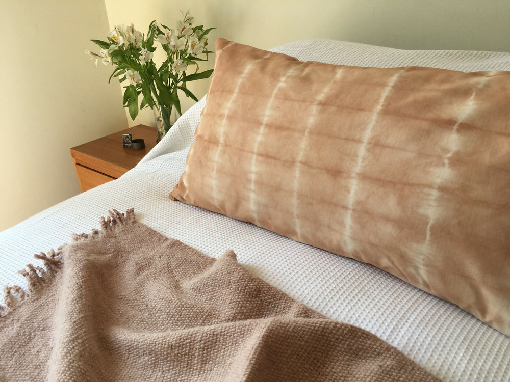 6.27-chal-echarpe-bufanda-lana-oveja-telar-mapuche-tejido-deco-decoracion-mujer-textil-accesorio-regalo-navidad-tintes-naturales-manos-del-alma-piecera