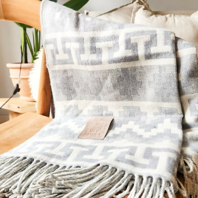 Manta Alpaca Étnica Gris
