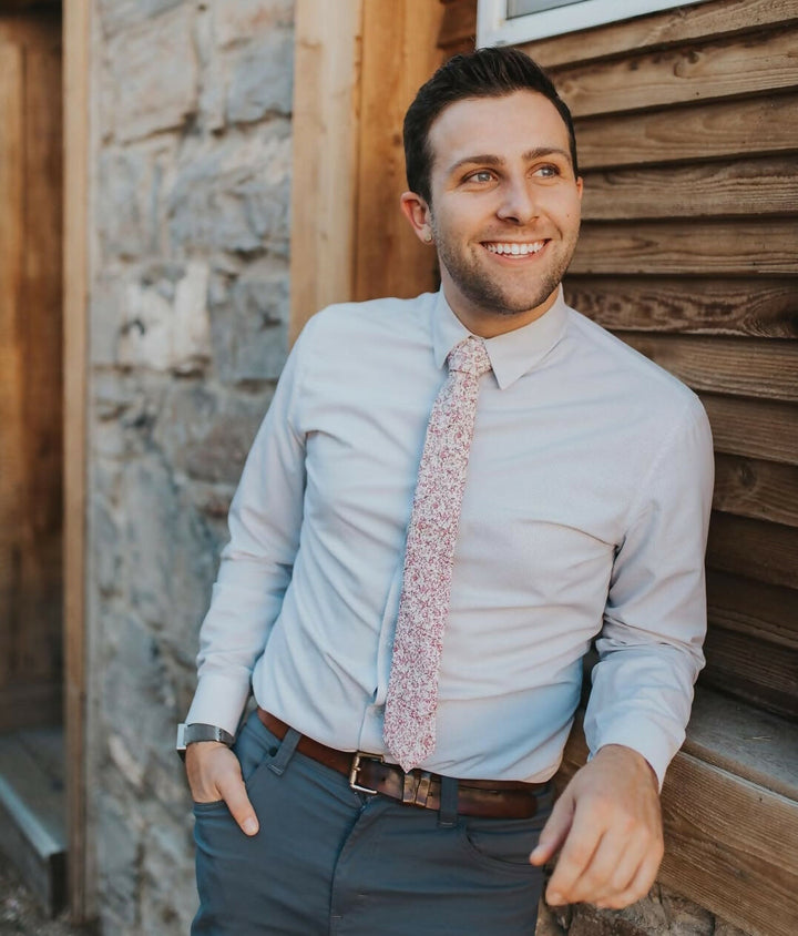 luciacorbatas flores rosadas beige