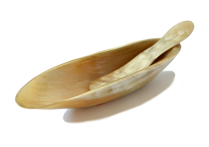 1.110-salsera-pocillo-caviar-salsas-gourmet-regalo-cacho-de-buey-cuerno-bovino-carey-manos-del-alma-chile-aperitivo