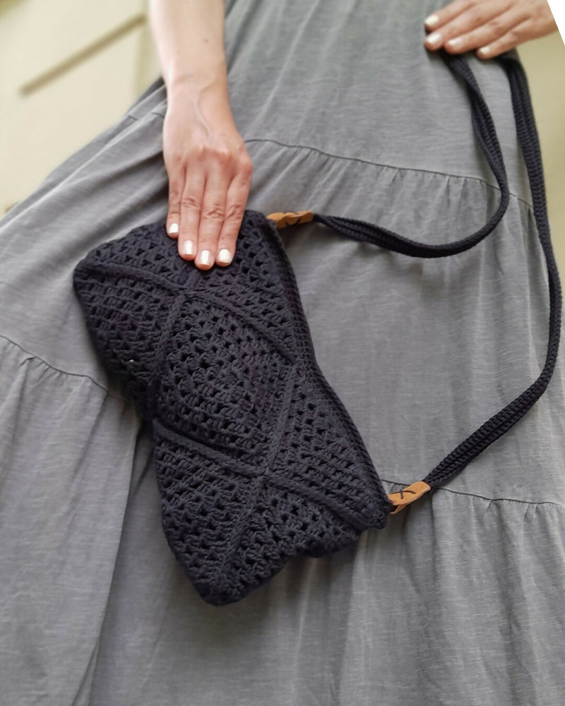 Cartera Bandolera Tejida Color Negro