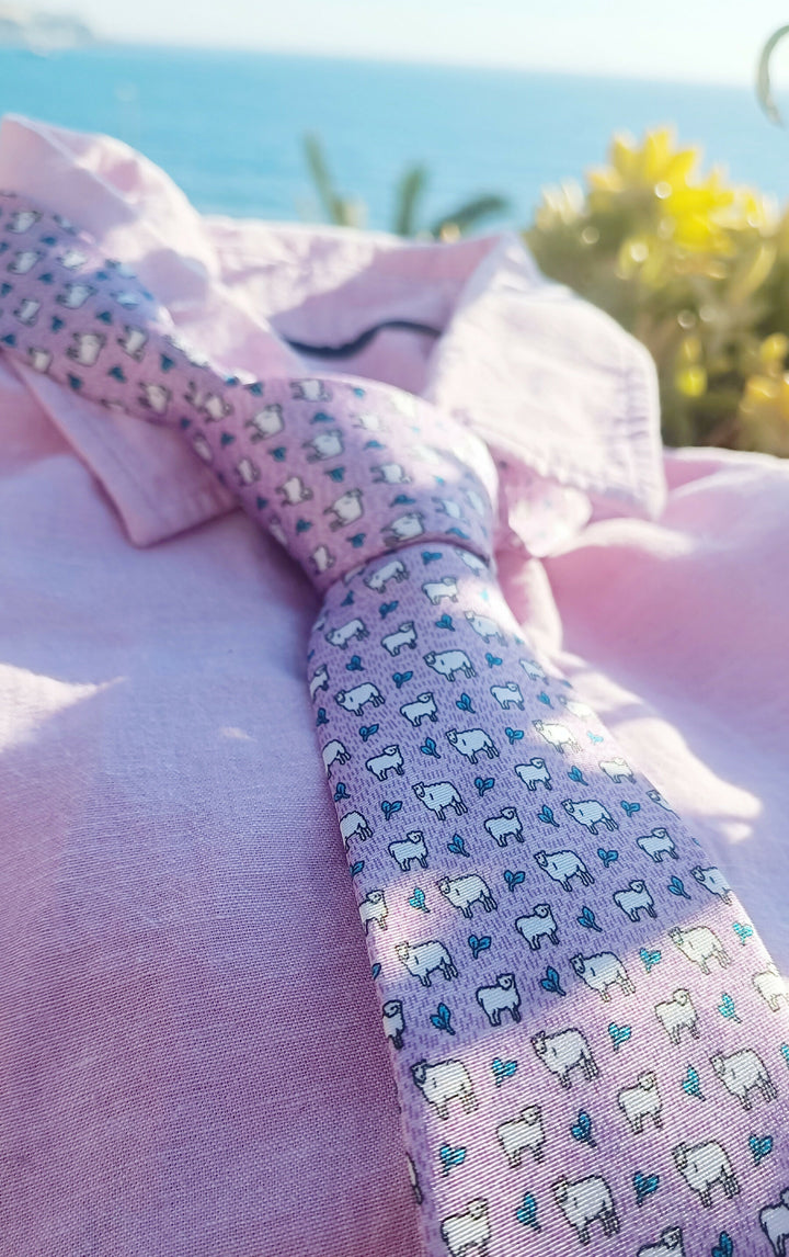 Corbata rosada ovejitas