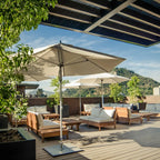 Terraza rooftop del Hotel The Singular Santiago con vista a Lastarria