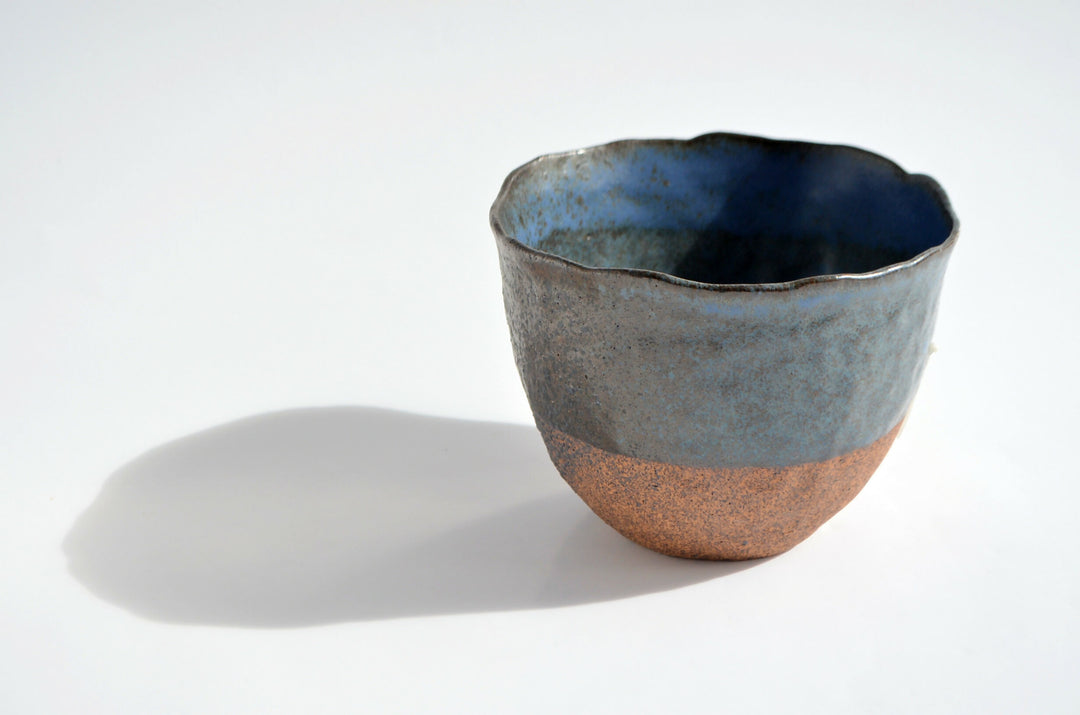 9.11-ceramica-gres-greda-raku-esmalte-agua-pocillo-deco-decoracion-azul-indigo-volcan-arcilla-fuente-regalo-matrimonio-manos-del-alma.,