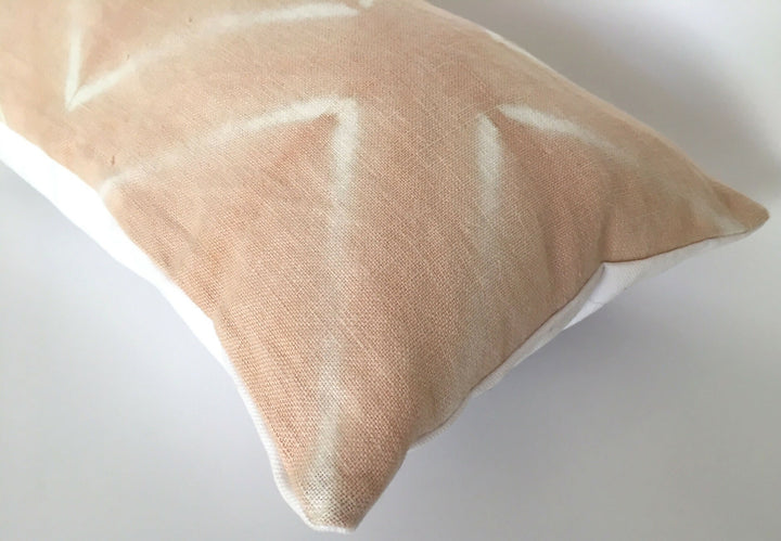 6.55-cojin-lino-linen-algodon-tintes-naturales-shibori-diseño-textil-deco-decoracion-living-manos-del-alma-dormitorio-infantil-dormir-regalo,.