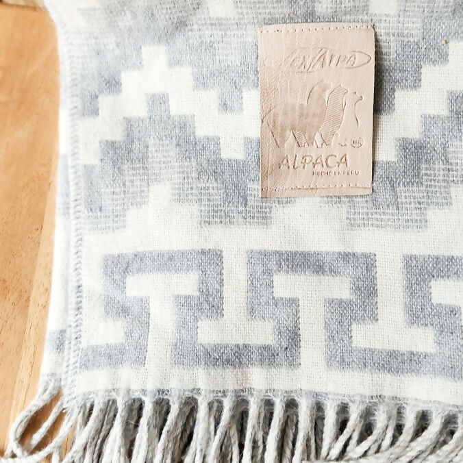 Manta Alpaca Étnica Gris